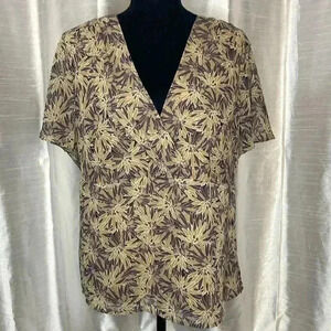 Villager Women’s 18 Tan Purple Floral Short Sleeve V Neck Lined Blouse